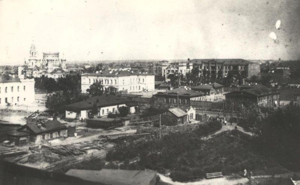 "Без стилизации". На руинированную стену Эльворти в центре Омска появились планы