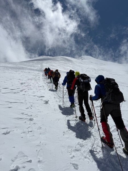 "Важно не куда ты идёшь, а с кем". Зачем мужчины уходят в горы