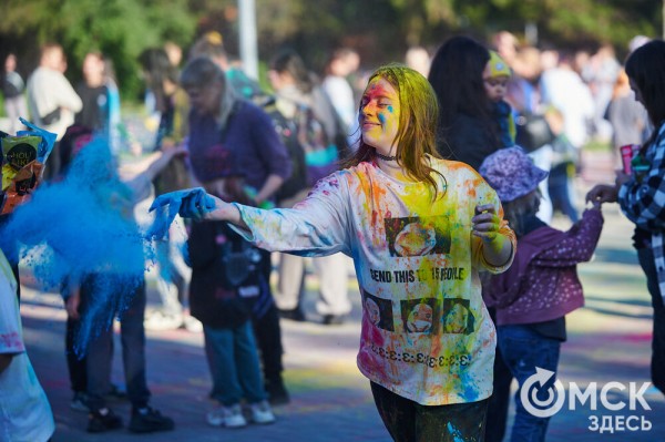 Осторожно, очень ярко! Омичи "раскрасили" последний месяц лета