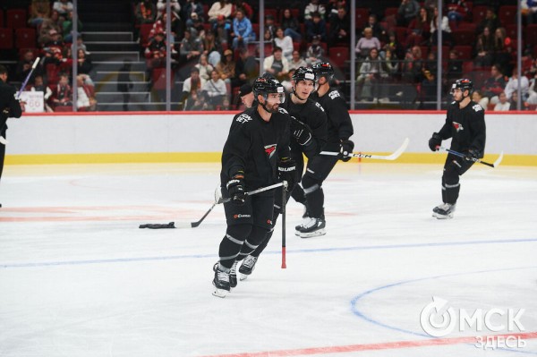 Ги Буше снял отпускную "ржавчину" с хоккеистов "Авангарда" Ги Буше снял отпускную "ржавчину" с хоккеистов "Авангарда"