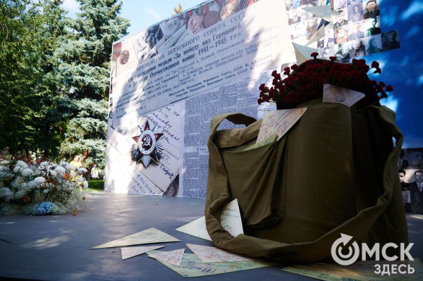 Маленькие цветы о великих историях. Омская "Флора" открылась в 73-й раз