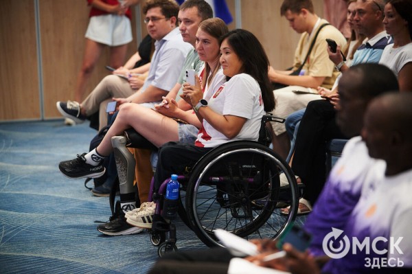 "Снова отправимся в баню". Кенийские бегуны намерены побить рекорд омского марафона