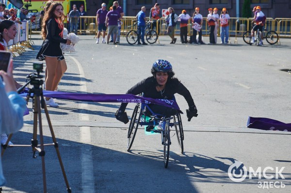 Россиянин Андрей Янович прервал победную серию кенийцев на Сибирском международном марафоне - 2025