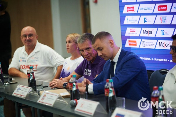 "Снова отправимся в баню". Кенийские бегуны намерены побить рекорд омского марафона