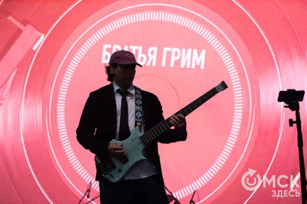 Музыкальный "звездопад". Именитые артисты поздравили Омск с праздником Музыкальный "звездопад". Именитые артисты поздравили Омск с праздником