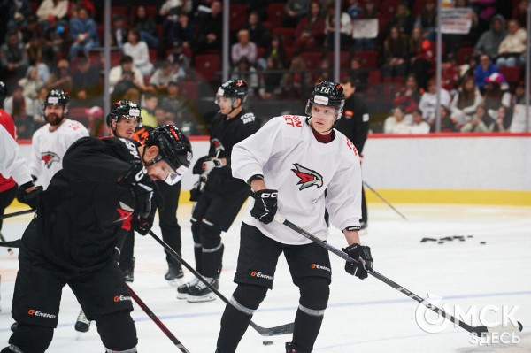 Ги Буше снял отпускную "ржавчину" с хоккеистов "Авангарда" Ги Буше снял отпускную "ржавчину" с хоккеистов "Авангарда"