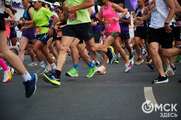 Россиянин Андрей Янович прервал победную серию кенийцев на Сибирском международном марафоне - 2025