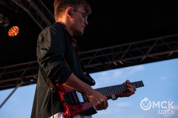 Музыкальный "звездопад". Именитые артисты поздравили Омск с праздником Музыкальный "звездопад". Именитые артисты поздравили Омск с праздником