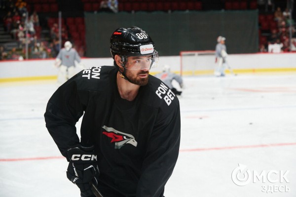 Ги Буше снял отпускную "ржавчину" с хоккеистов "Авангарда" Ги Буше снял отпускную "ржавчину" с хоккеистов "Авангарда"