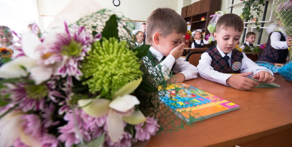 Хвалите, а не ругайте: как без стресса подготовить первоклассника к школе Хвалите, а не ругайте: как без стресса подготовить первоклассника к школе