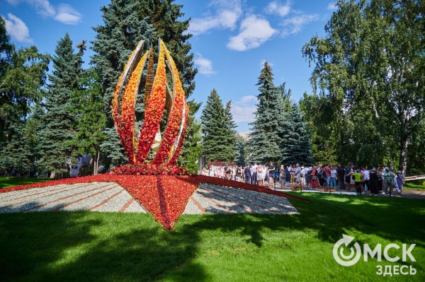 Маленькие цветы о великих историях. Омская "Флора" открылась в 73-й раз