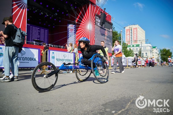 Россиянин Андрей Янович прервал победную серию кенийцев на Сибирском международном марафоне - 2025