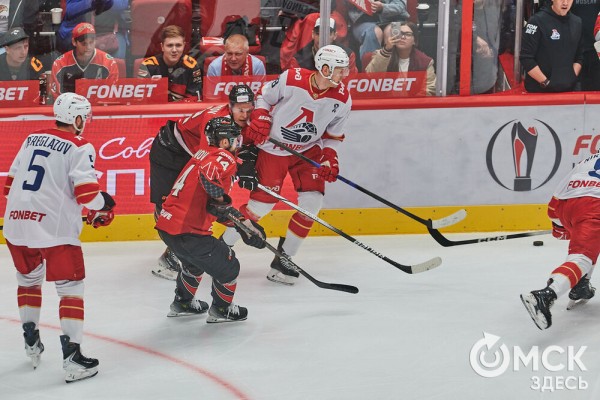 "Авангард" забросил три безответные шайбы "Локомотиву" на Кубке Блинова