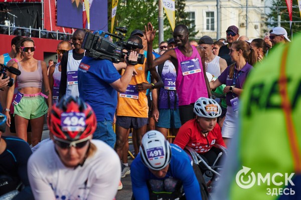 Россиянин Андрей Янович прервал победную серию кенийцев на Сибирском международном марафоне - 2025