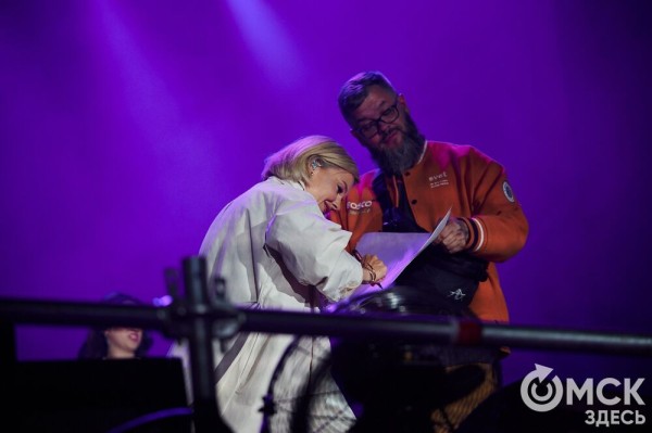 Музыкальный "звездопад". Именитые артисты поздравили Омск с праздником Музыкальный "звездопад". Именитые артисты поздравили Омск с праздником