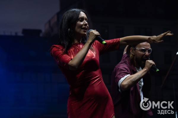 Музыкальный "звездопад". Именитые артисты поздравили Омск с праздником Музыкальный "звездопад". Именитые артисты поздравили Омск с праздником