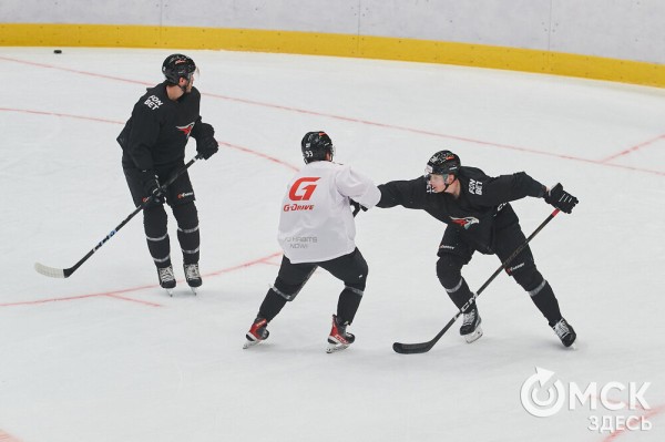 Ги Буше снял отпускную "ржавчину" с хоккеистов "Авангарда" Ги Буше снял отпускную "ржавчину" с хоккеистов "Авангарда"