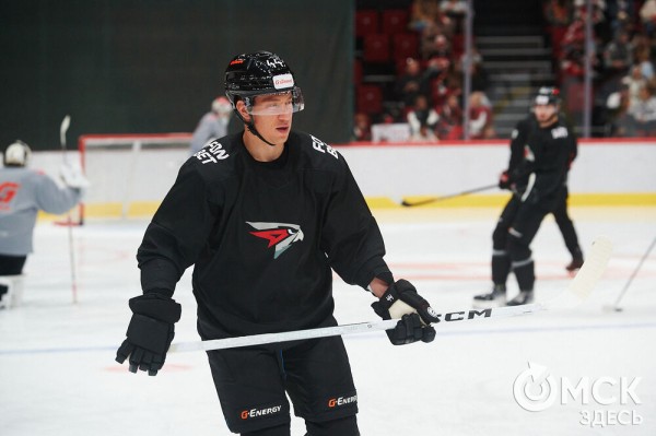 Ги Буше снял отпускную "ржавчину" с хоккеистов "Авангарда" Ги Буше снял отпускную "ржавчину" с хоккеистов "Авангарда"