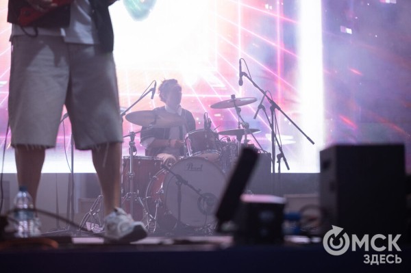 Музыкальный "звездопад". Именитые артисты поздравили Омск с праздником Музыкальный "звездопад". Именитые артисты поздравили Омск с праздником