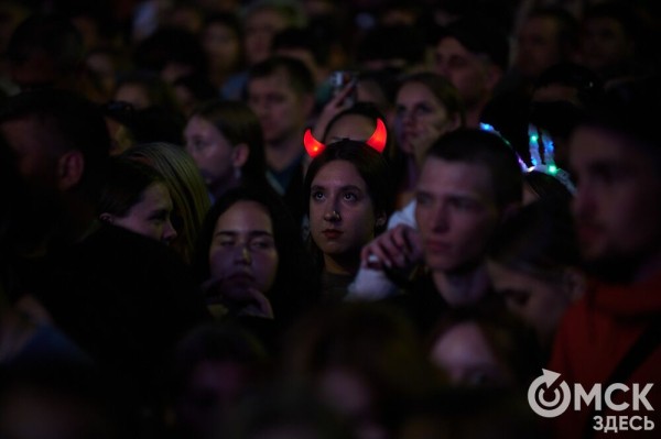 Музыкальный "звездопад". Именитые артисты поздравили Омск с праздником Музыкальный "звездопад". Именитые артисты поздравили Омск с праздником