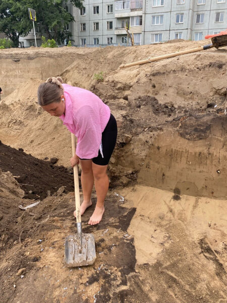 Омские студенты откопали "суповой набор" на берегу Енисея