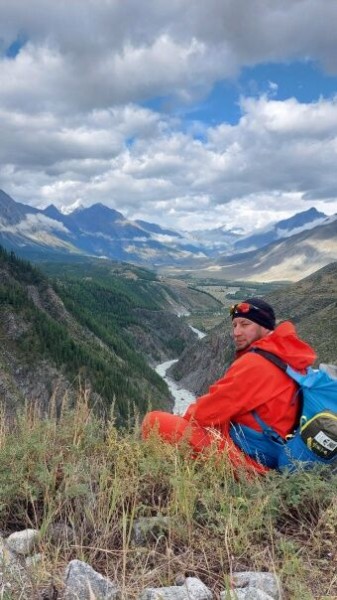 Омич Иван Давыдов завершил свой беговой проект от Кызыла до Карагемского прорыва