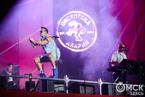 Музыкальный "звездопад". Именитые артисты поздравили Омск с праздником Музыкальный "звездопад". Именитые артисты поздравили Омск с праздником