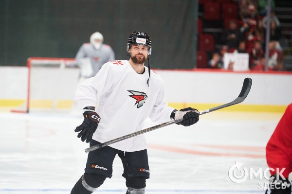 Ги Буше снял отпускную "ржавчину" с хоккеистов "Авангарда" Ги Буше снял отпускную "ржавчину" с хоккеистов "Авангарда"