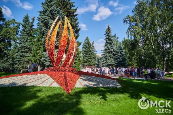 Маленькие цветы о великих историях. Омская "Флора" открылась в 73-й раз