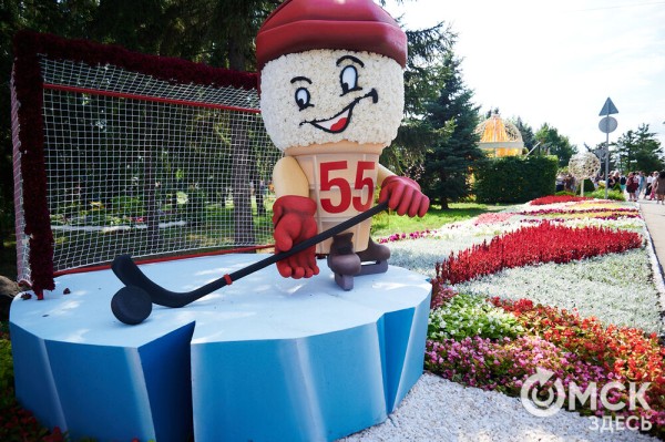 Маленькие цветы о великих историях. Омская "Флора" открылась в 73-й раз