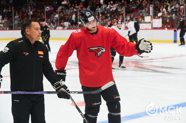 Ги Буше снял отпускную "ржавчину" с хоккеистов "Авангарда" Ги Буше снял отпускную "ржавчину" с хоккеистов "Авангарда"