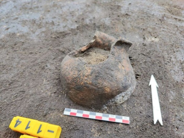 Две могилы на троих. Омские археологи "докопались" до древнего захоронения