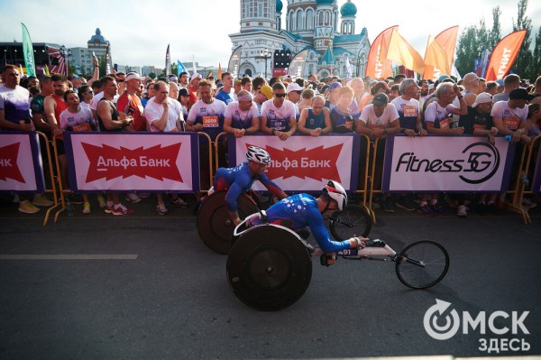 Россиянин Андрей Янович прервал победную серию кенийцев на Сибирском международном марафоне - 2025
