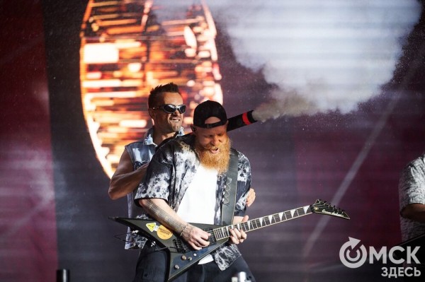 Музыкальный "звездопад". Именитые артисты поздравили Омск с праздником Музыкальный "звездопад". Именитые артисты поздравили Омск с праздником