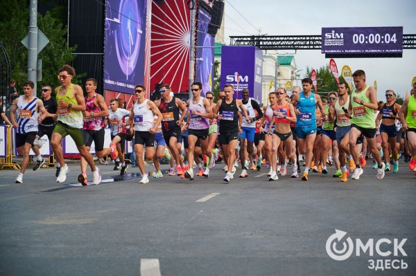 Россиянин Андрей Янович прервал победную серию кенийцев на Сибирском международном марафоне - 2025