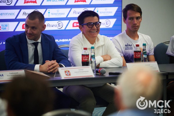 "Снова отправимся в баню". Кенийские бегуны намерены побить рекорд омского марафона