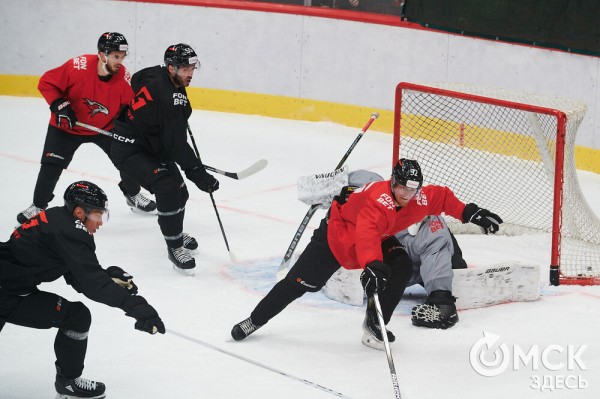 Ги Буше снял отпускную "ржавчину" с хоккеистов "Авангарда" Ги Буше снял отпускную "ржавчину" с хоккеистов "Авангарда"