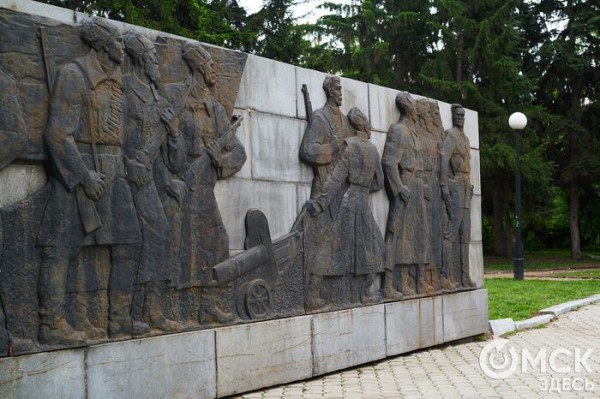 Памятные объекты в сквере на пл. Ленина получили охранный статус