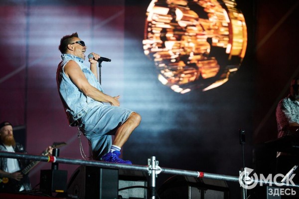 Музыкальный "звездопад". Именитые артисты поздравили Омск с праздником Музыкальный "звездопад". Именитые артисты поздравили Омск с праздником