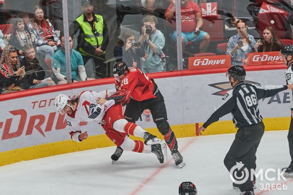 "Авангард" забросил три безответные шайбы "Локомотиву" на Кубке Блинова