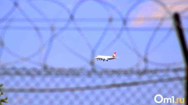 У самолёта, прилетевшего в Омск из Салехарда, нашли дефект