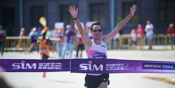 Россиянин Андрей Янович прервал победную серию кенийцев на Сибирском международном марафоне - 2025