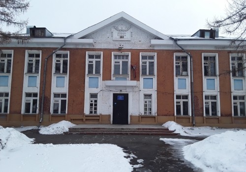 В Омске повторно выставлено на торги заброшенное здание бывшей школы № 163