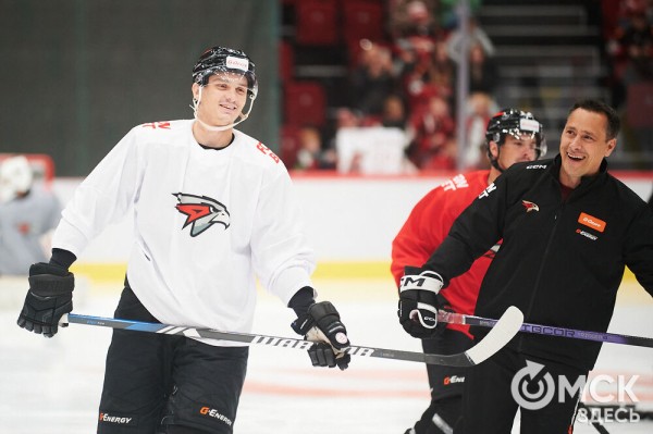 Ги Буше снял отпускную "ржавчину" с хоккеистов "Авангарда" Ги Буше снял отпускную "ржавчину" с хоккеистов "Авангарда"