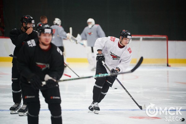 Ги Буше снял отпускную "ржавчину" с хоккеистов "Авангарда" Ги Буше снял отпускную "ржавчину" с хоккеистов "Авангарда"