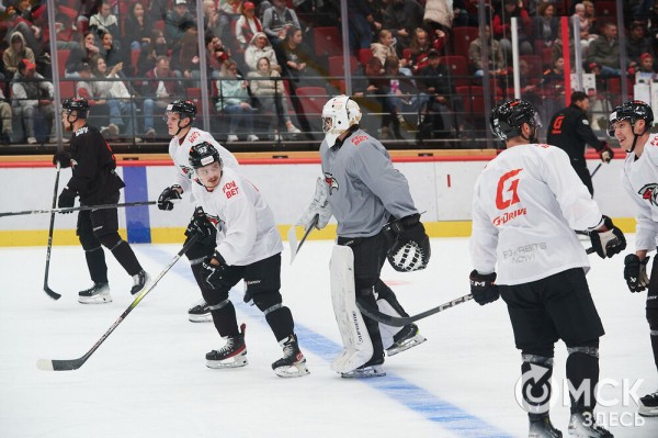 Ги Буше снял отпускную "ржавчину" с хоккеистов "Авангарда" Ги Буше снял отпускную "ржавчину" с хоккеистов "Авангарда"