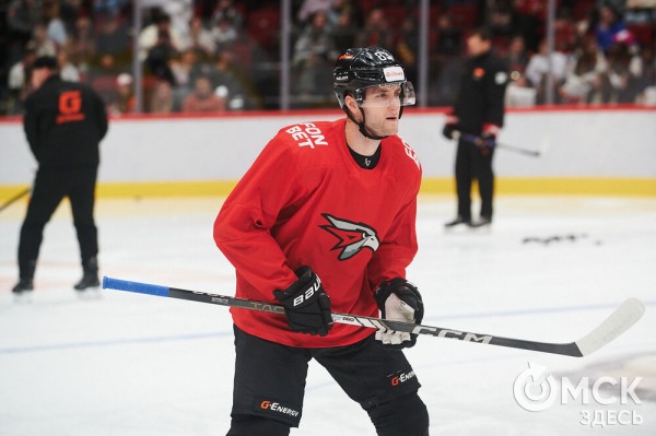 Ги Буше снял отпускную "ржавчину" с хоккеистов "Авангарда" Ги Буше снял отпускную "ржавчину" с хоккеистов "Авангарда"