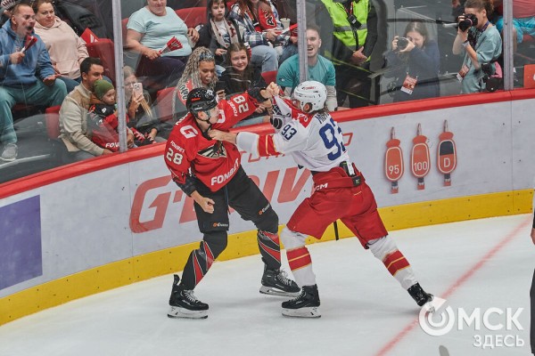 "Авангард" забросил три безответные шайбы "Локомотиву" на Кубке Блинова