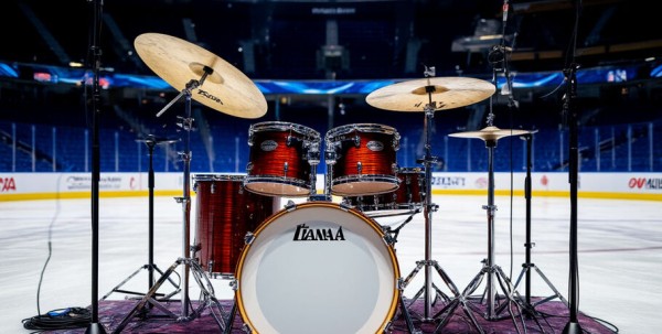 "История плавит лёд": омский хоккей и музыкальная сцена объединились
