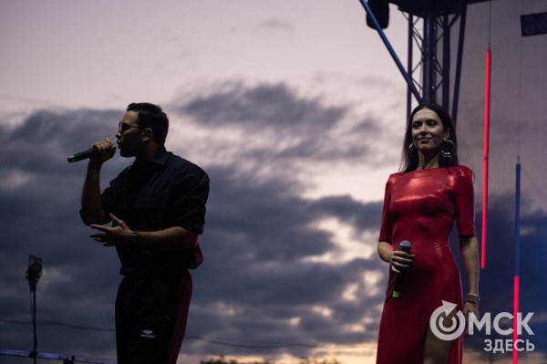 Музыкальный "звездопад". Именитые артисты поздравили Омск с праздником Музыкальный "звездопад". Именитые артисты поздравили Омск с праздником